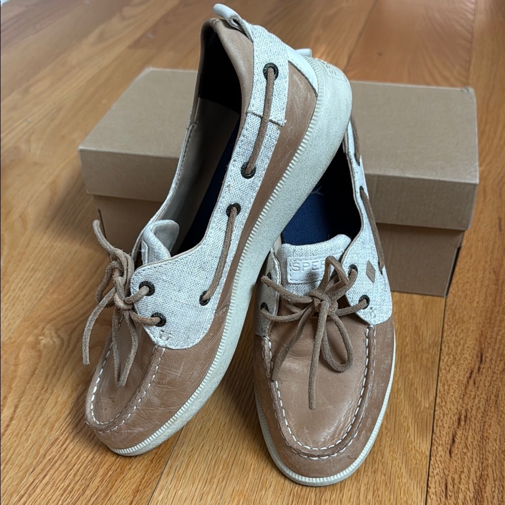 Sperry Tan and Cream Boat Shoes